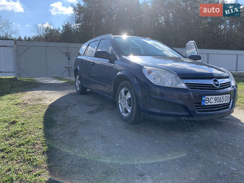 Универсал Opel Astra 2008 в Радехове
