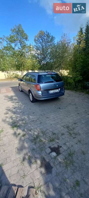 Универсал Opel Astra 2004 в Надворной