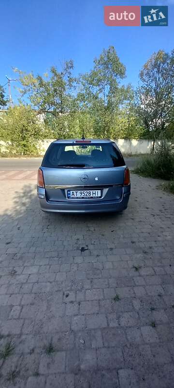 Универсал Opel Astra 2004 в Надворной