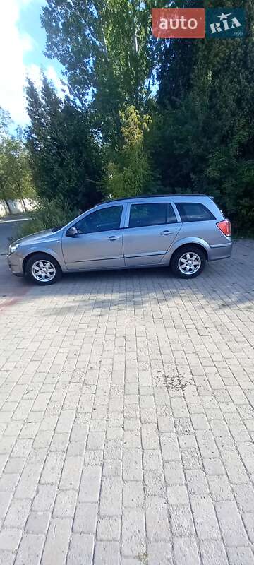Универсал Opel Astra 2004 в Надворной