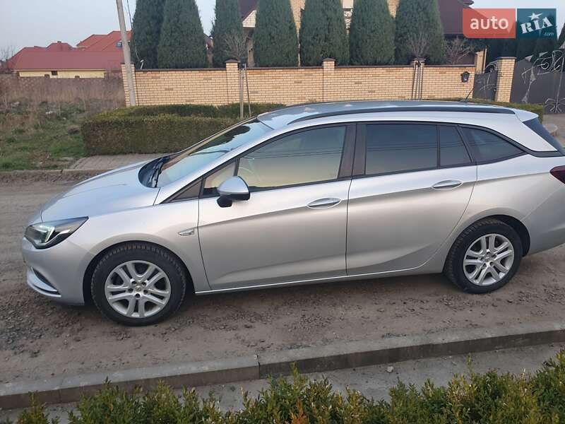 Универсал Opel Astra 2018 в Луцке