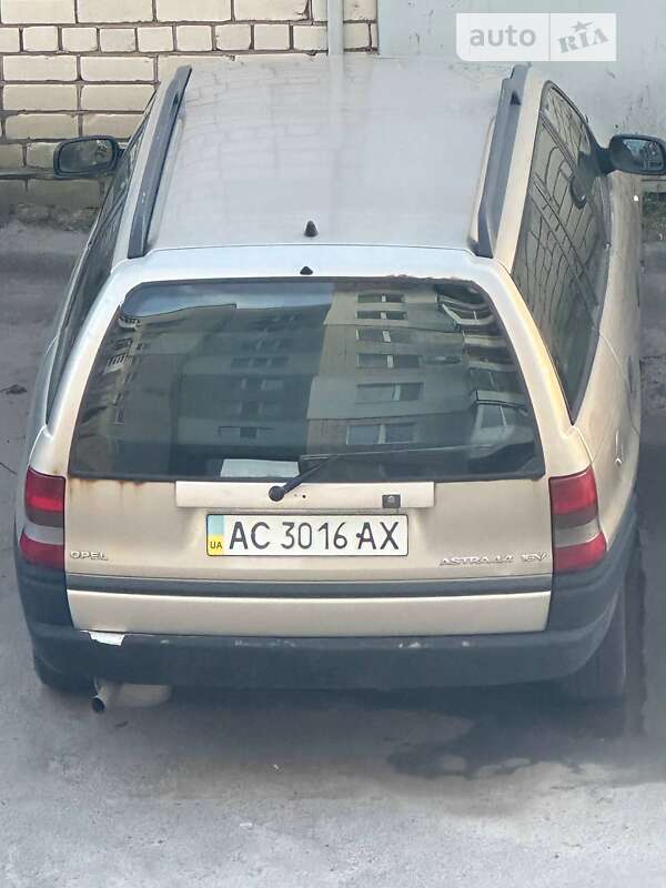 Универсал Opel Astra 1997 в Каневе