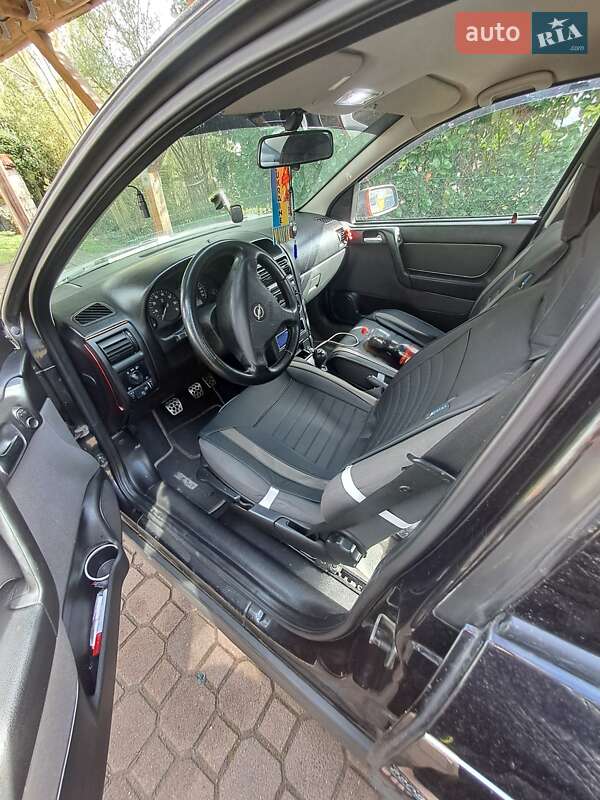 Универсал Opel Astra 2008 в Залещиках