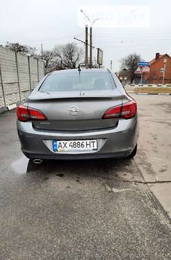 Седан Opel Astra 2019 в Харькове