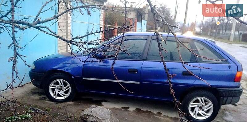 Хэтчбек Opel Astra 1994 в Запорожье