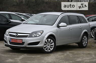 Універсал Opel Astra 2010 в Бердичеві