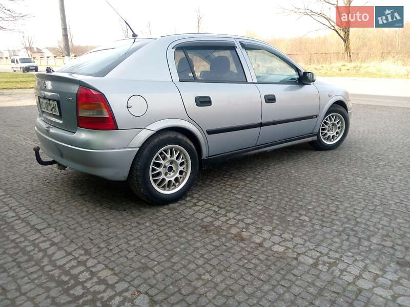 Хэтчбек Opel Astra 2000 в Дрогобыче