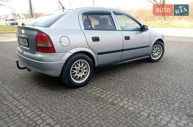 Хэтчбек Opel Astra 2000 в 