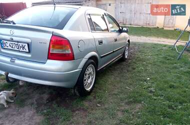 Хэтчбек Opel Astra 2000 в 
