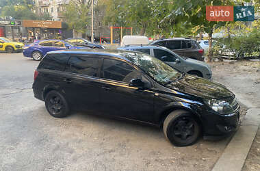 Универсал Opel Astra 2011 в 