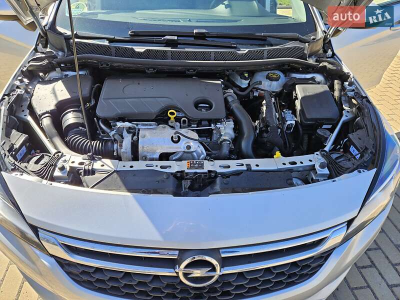 Универсал Opel Astra 2018 в Ровно
