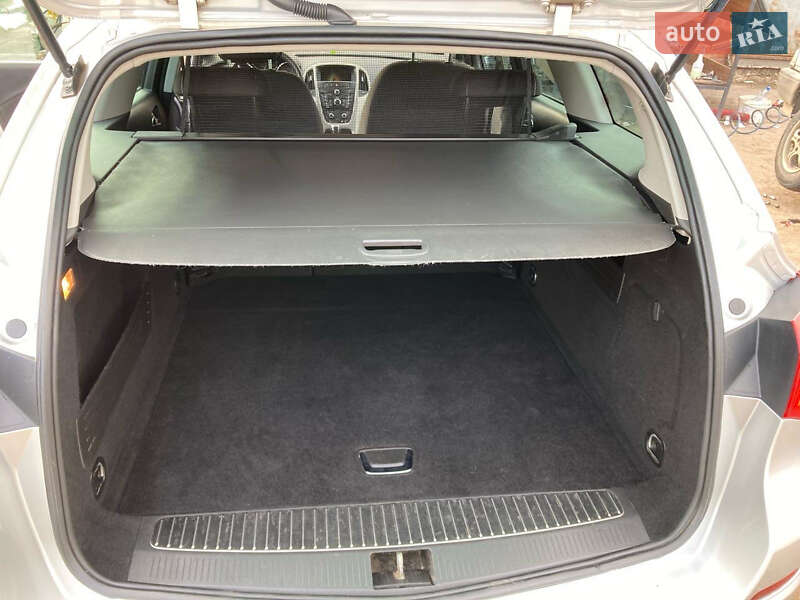 Універсал Opel Astra 2011 в Києві