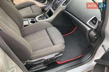 Универсал Opel Astra 2011 в 