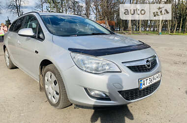 Универсал Opel Astra 2012 в Тростянце