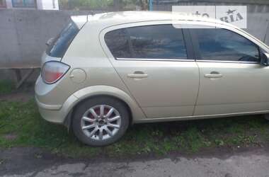 Хетчбек Opel Astra 2004 в Хоролі