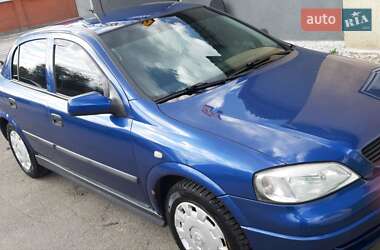 Седан Opel Astra 2006 в 