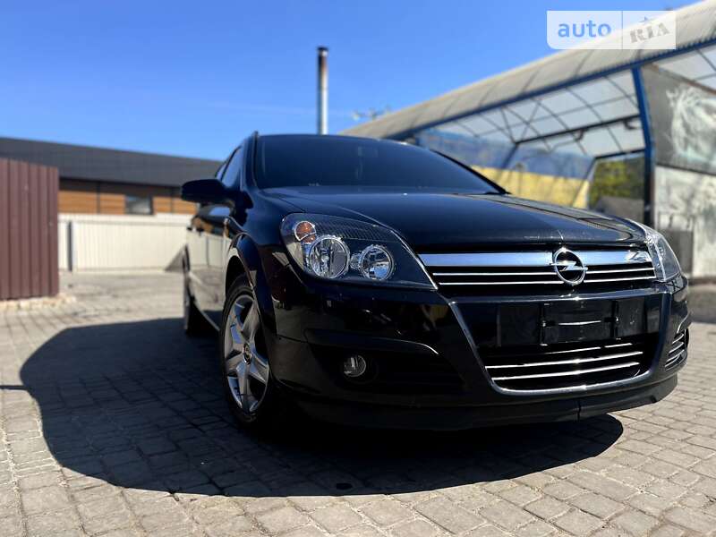 Універсал Opel Astra 2006 в Первомайську