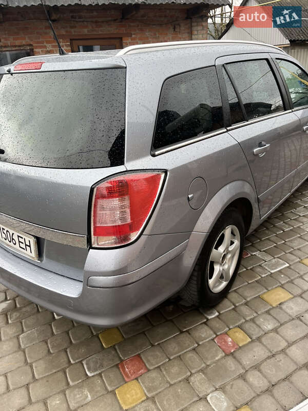 Універсал Opel Astra 2008 в Луцьку
