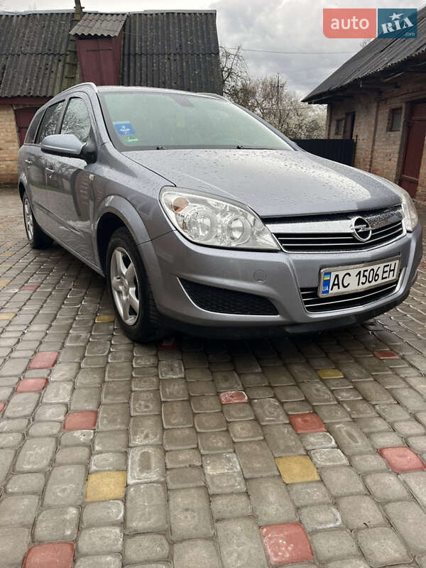 Універсал Opel Astra 2008 в Луцьку