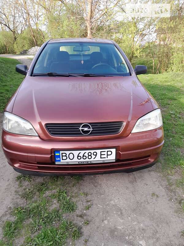 Хэтчбек Opel Astra 2002 в Зборове