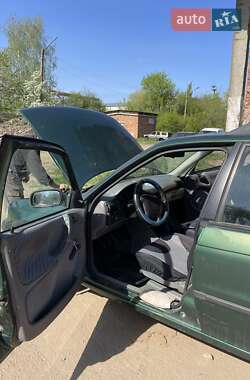 Универсал Opel Astra 1996 в 