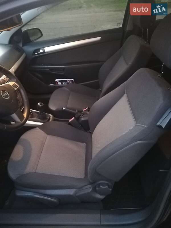 Хэтчбек Opel Astra 2008 в Балаклее