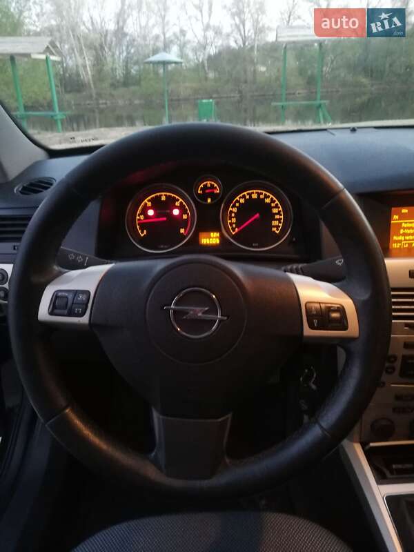 Хэтчбек Opel Astra 2008 в Балаклее