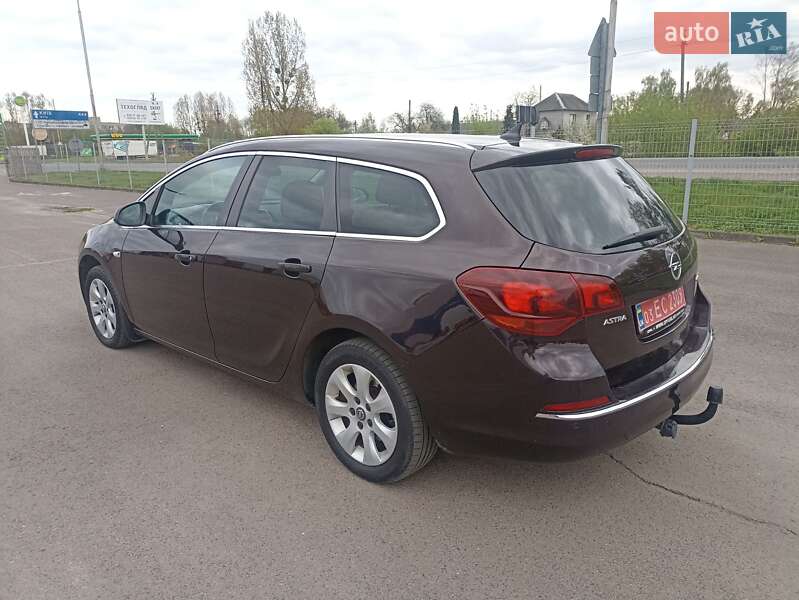 Универсал Opel Astra 2014 в Ковеле