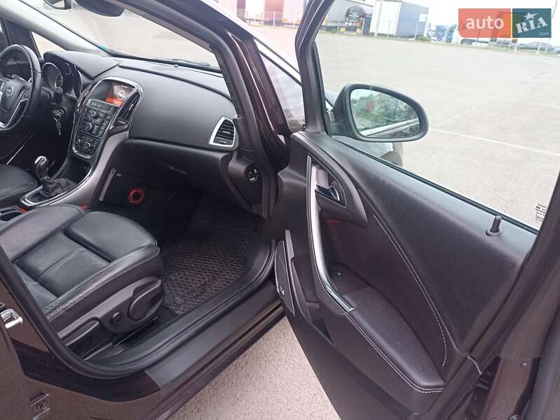 Универсал Opel Astra 2014 в Ковеле