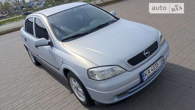 Седан Opel Astra 2004 в Києві