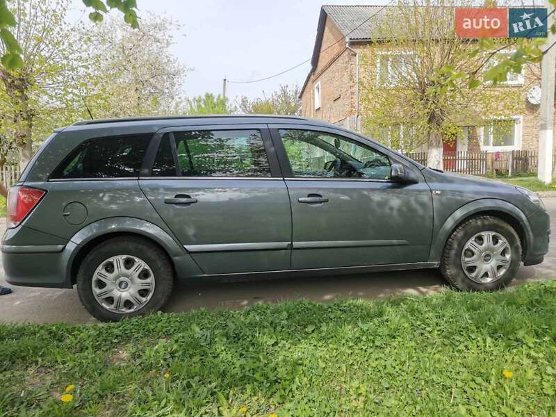 Универсал Opel Astra 2004 в Луцке