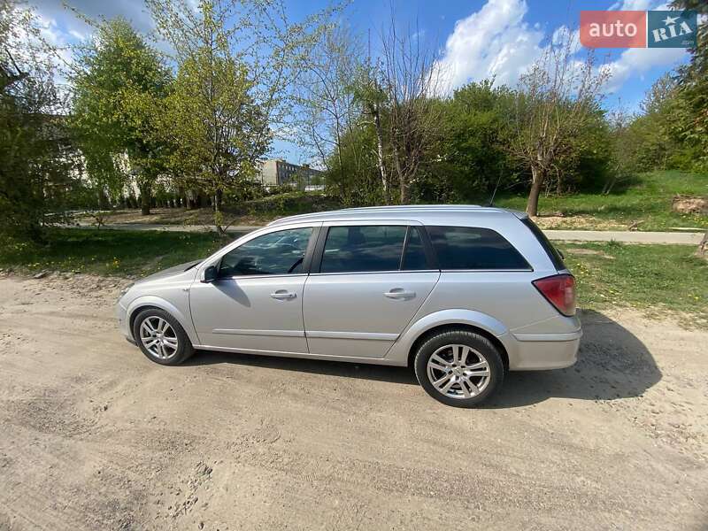 Універсал Opel Astra 2008 в Львові