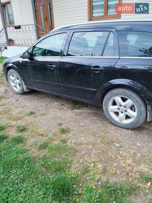 Универсал Opel Astra 2005 в Вижнице