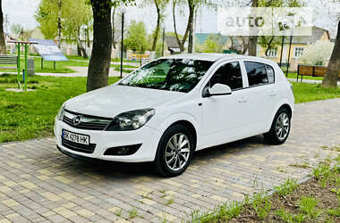 Хэтчбек Opel Astra 2013 в Ровно