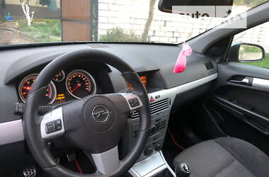 Универсал Opel Astra 2006 в Черкассах