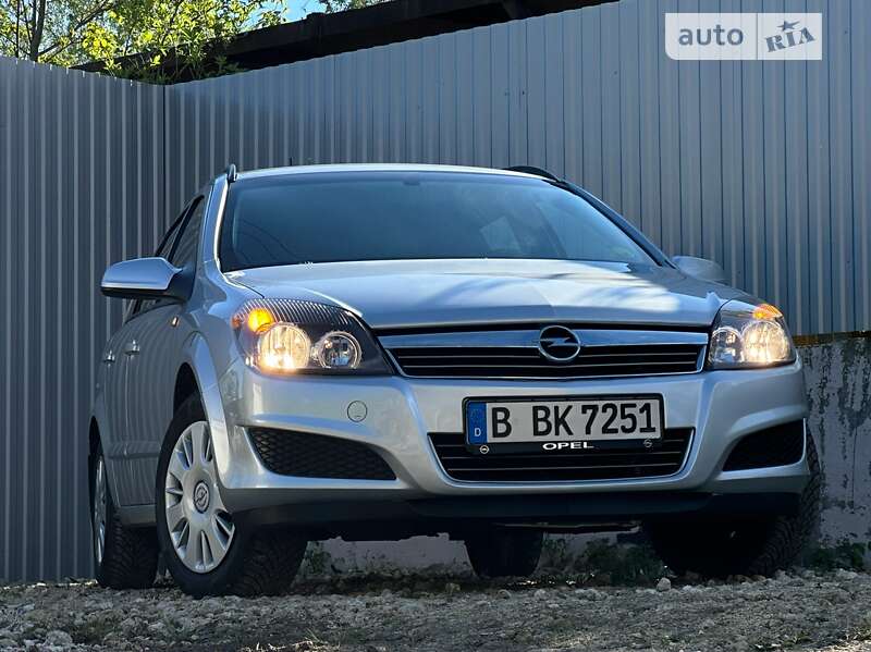 Универсал Opel Astra 2006 в Дрогобыче