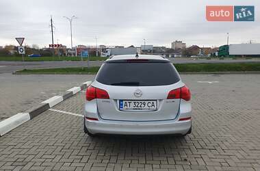 Универсал Opel Astra 2013 в Мукачево