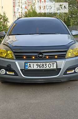 Универсал Opel Astra 2006 в Буче