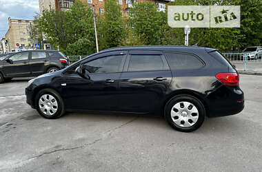 Универсал Opel Astra 2011 в Житомире