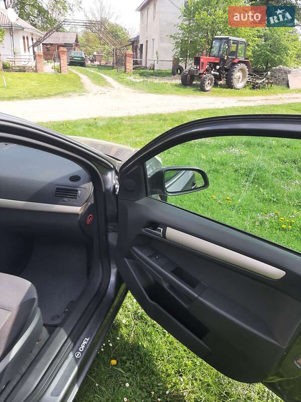 Универсал Opel Astra 2008 в Снятине