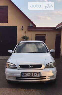 Седан Opel Astra 2000 в Сокалі