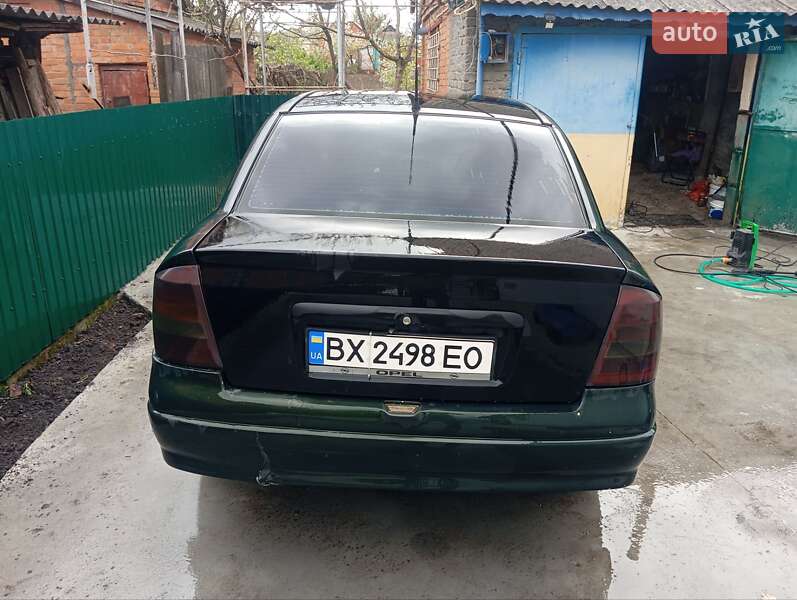 Седан Opel Astra 2001 в Деражне