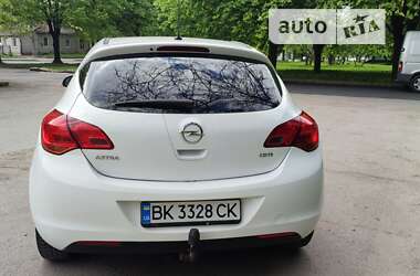 Хэтчбек Opel Astra 2010 в Ровно
