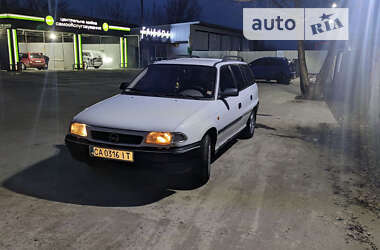 Универсал Opel Astra 1998 в Монастырище