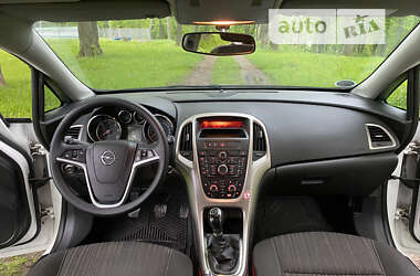 Универсал Opel Astra 2012 в Кременце