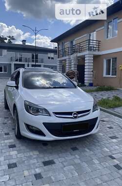 Универсал Opel Astra 2013 в Ракитном