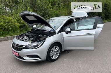 Универсал Opel Astra 2018 в Ровно