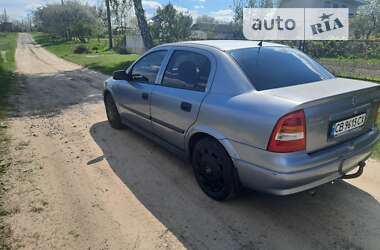 Седан Opel Astra 2006 в Чернигове