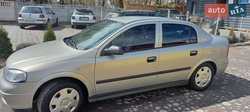 Седан Opel Astra 2008 в Хмельницькому