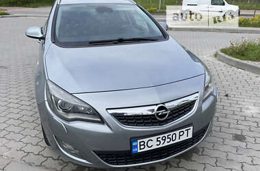 Универсал Opel Astra 2010 в Львове